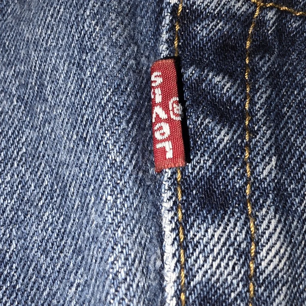 Levi's 550 Denim Blue Jeans Mens 42x 32 Measures 40x30‎